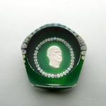 Saint-Louis. Boule presse-papier ou sulfure en cristal à décor du général de Gaulle SL 1976