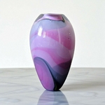 Ingrid Maillot-Giovanelli (1956). Vase en verre soufflé à décor dinclusions, XXe siècle
