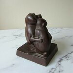 Meissen. Böttgersteinzeug. Figure en céramique représentant deux singes, deb XXe