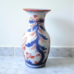 Bayeux. Vase en porcelaine à décor de tiges fleuries, XIXe siècle