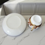 Paris. Attrib Locré. Tasse en porcelaine décor danimaux et enfants, début XIXe