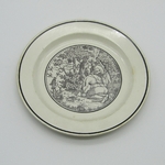 Sarreguemines. Assiette en faïence à décor en grisaille de chasseurs, XIXe siècle