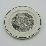 Sarreguemines. Assiette en faïence décor grisaille d'une bergère et son troupeau, XIXe siècle