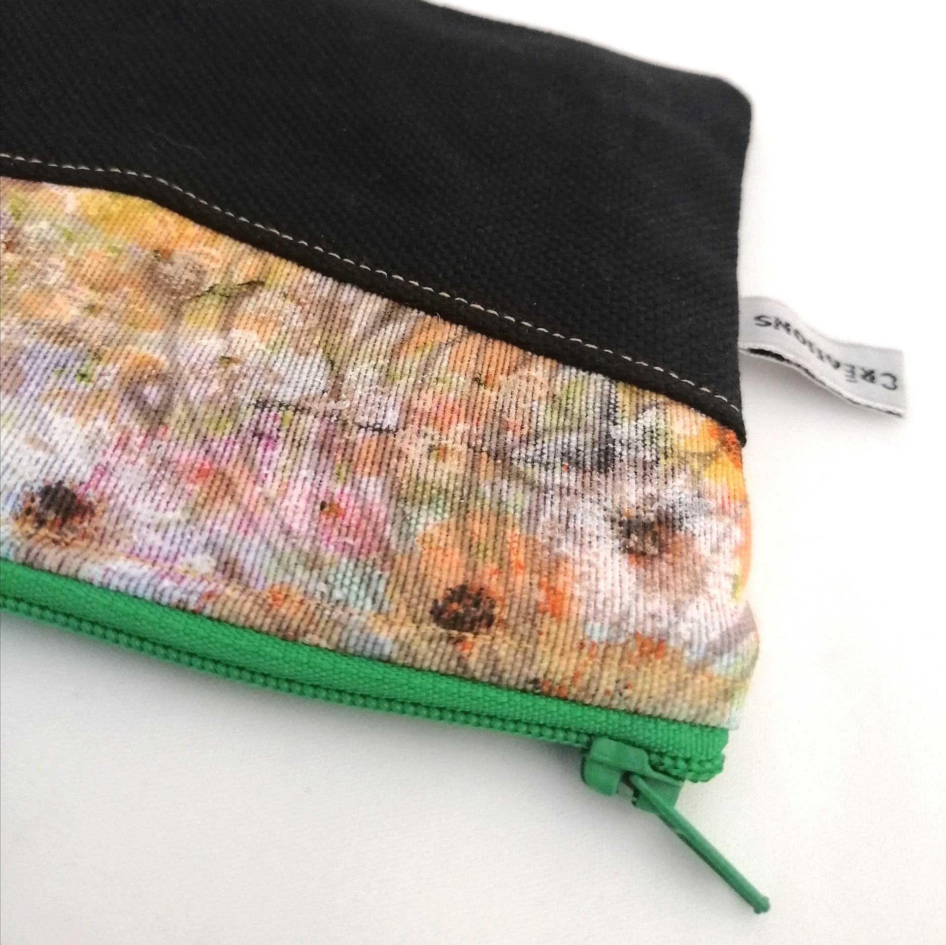 Pochette Fuyu sur ton fleuri (2)