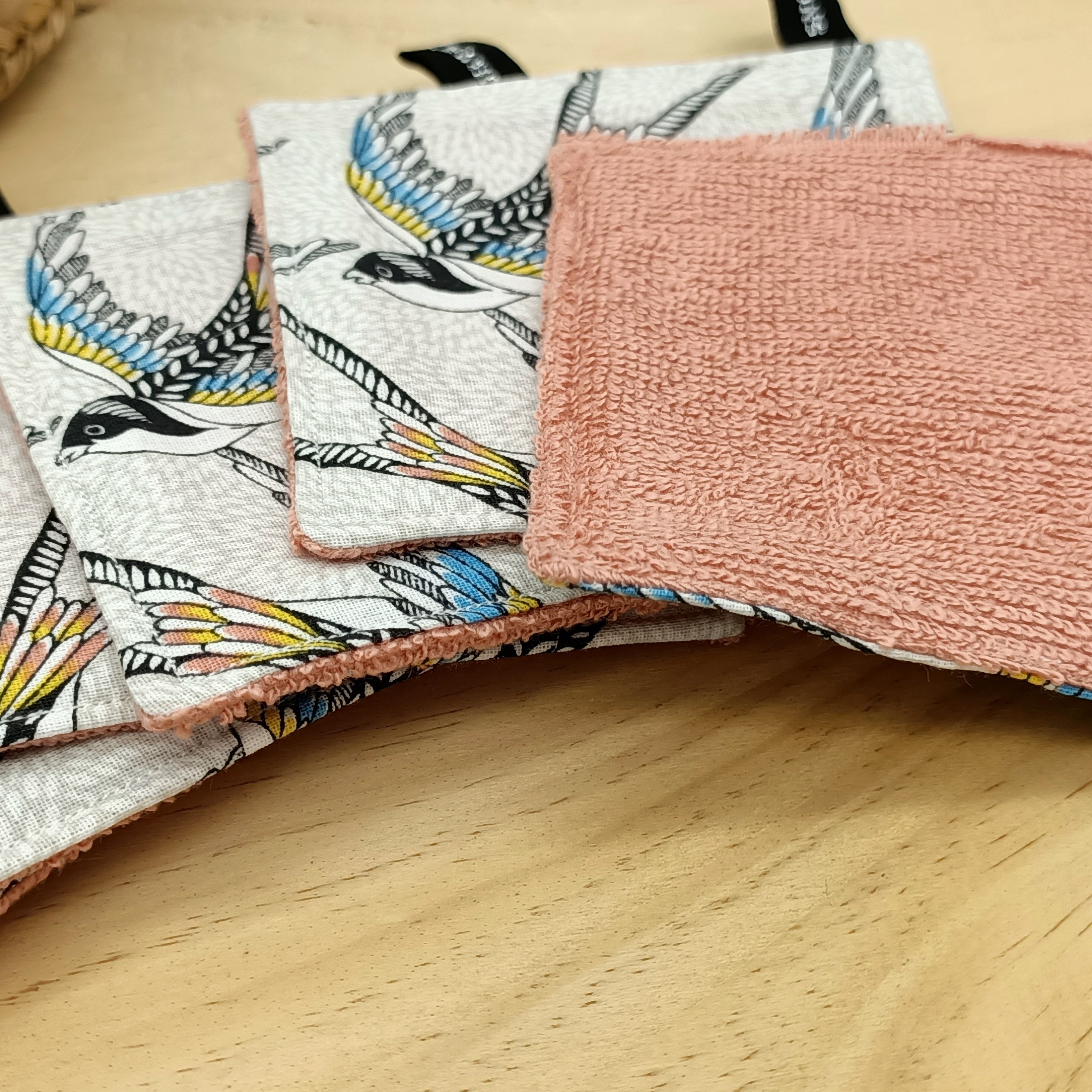 Zoom sur les Lilav DPC, les lingettes lavables Hirondelles écologiques et économiques