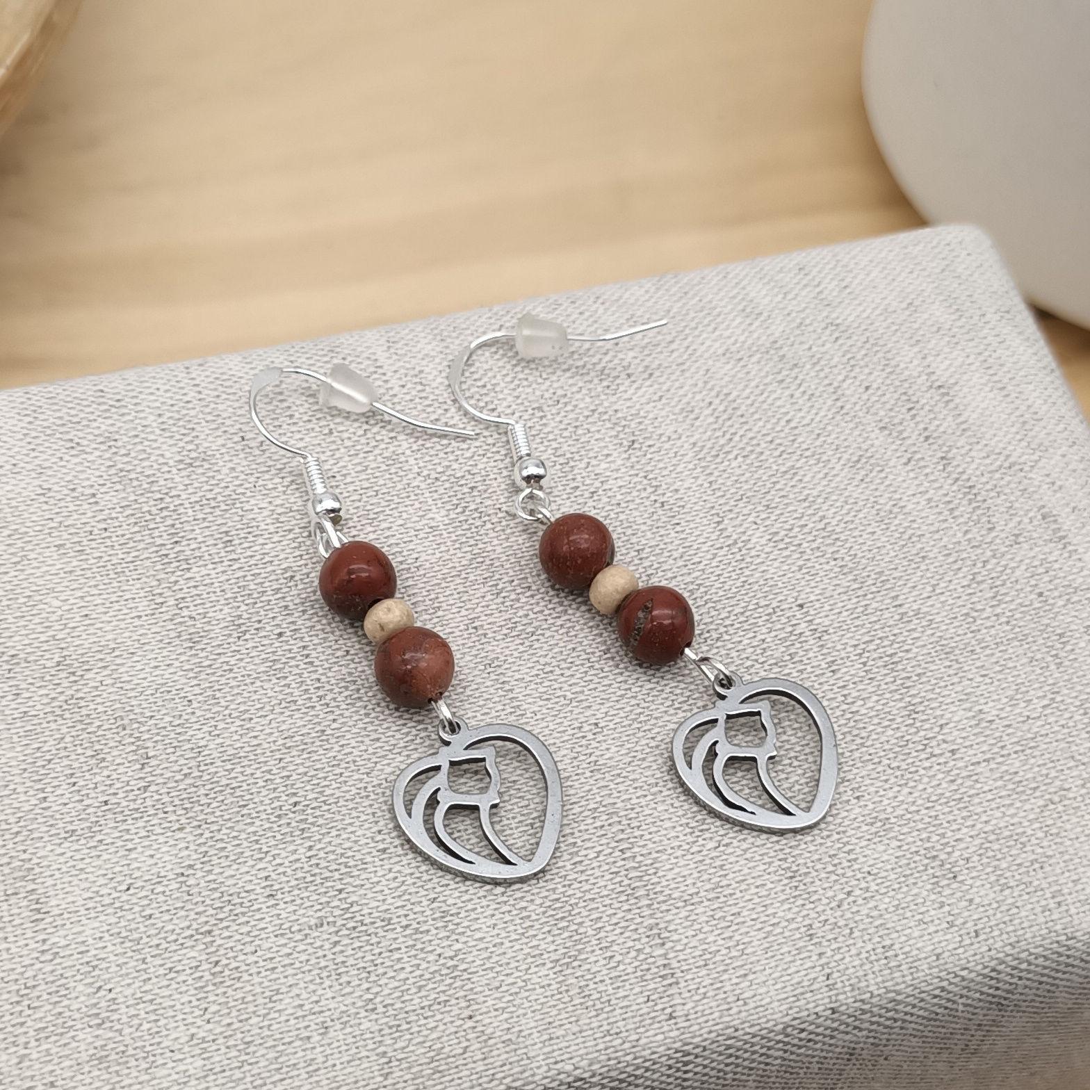 Boucles doreilles Pierres de Coeur Jaspe rouge (1)