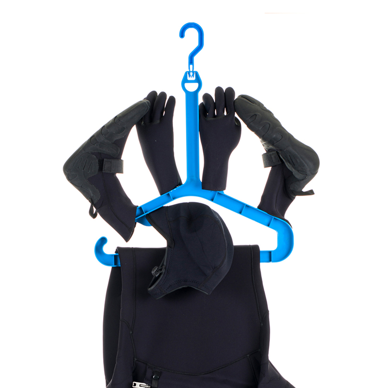 cintre-gants-chaussons-cagoule-surf