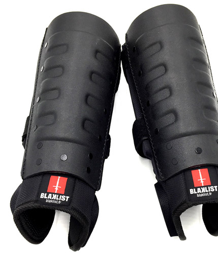 protection jambe anti émeutes