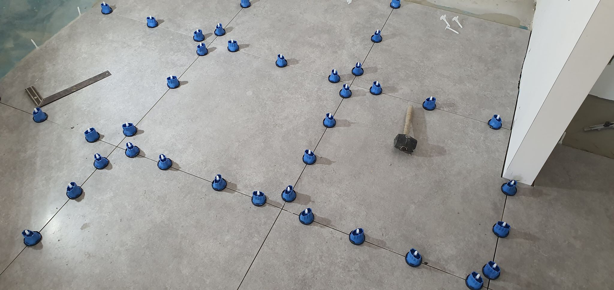 croisillon autonivelant twist level 7
