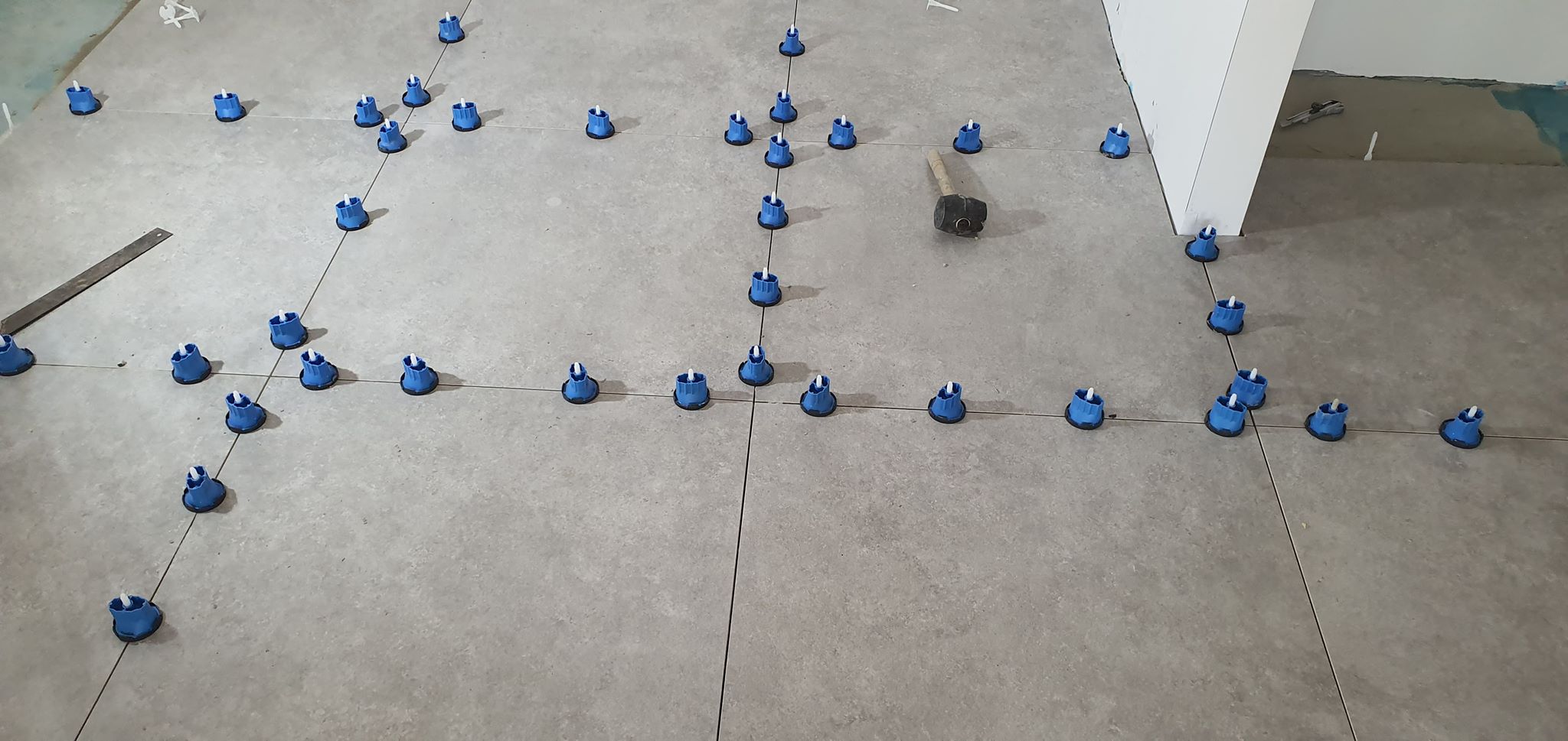 croisillon autonivelant twist level 16