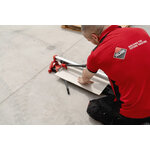 Coupe-carreaux de la gamme RUBI RWK en utilisation