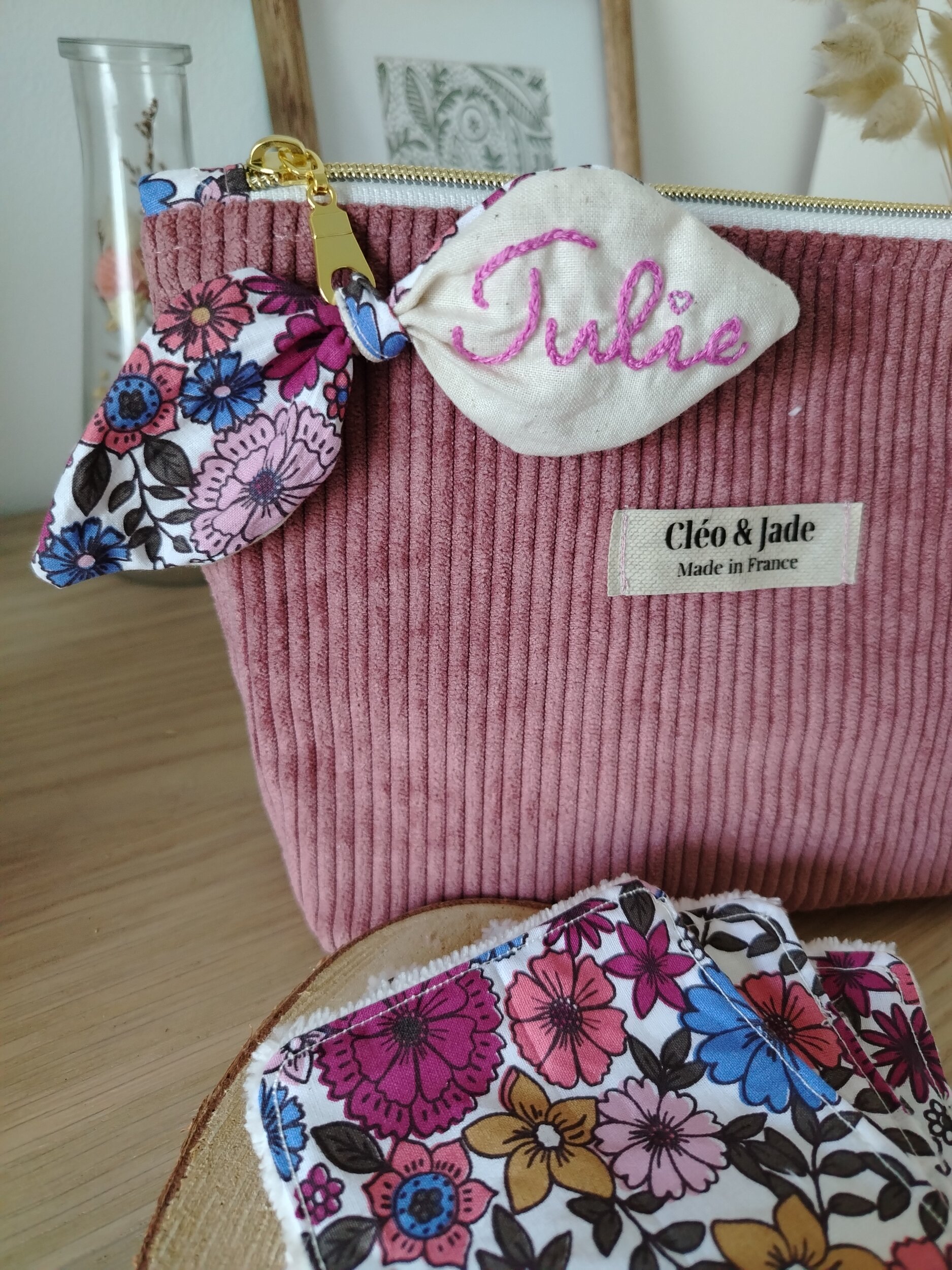 broderie à la main