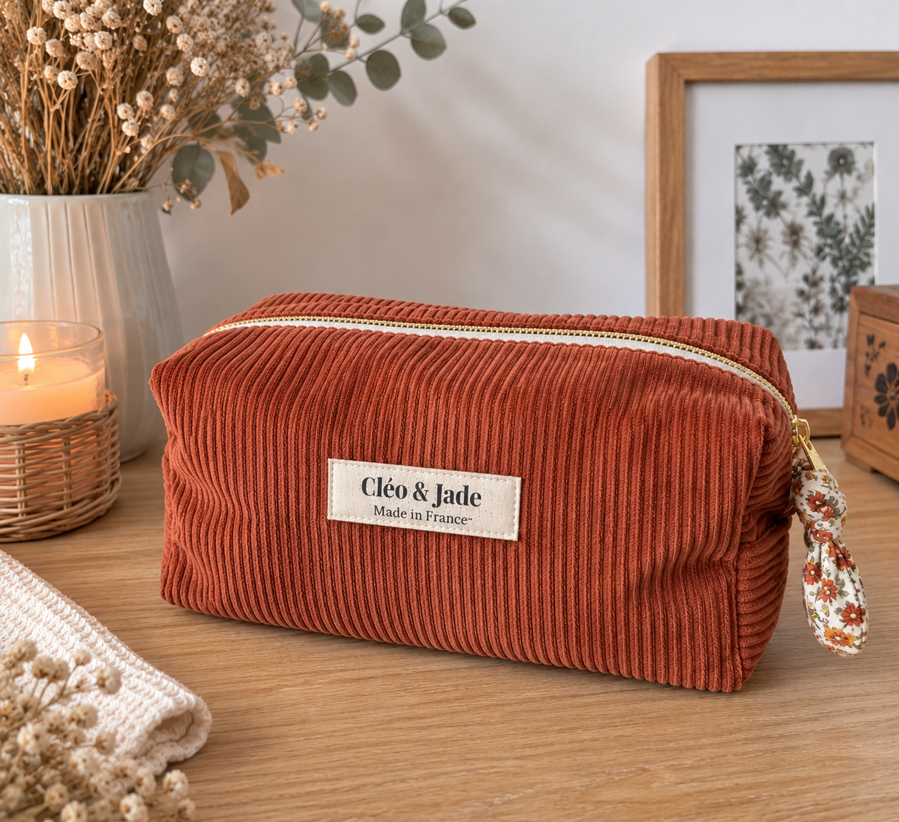 Trousse artisanale en velours terra cota