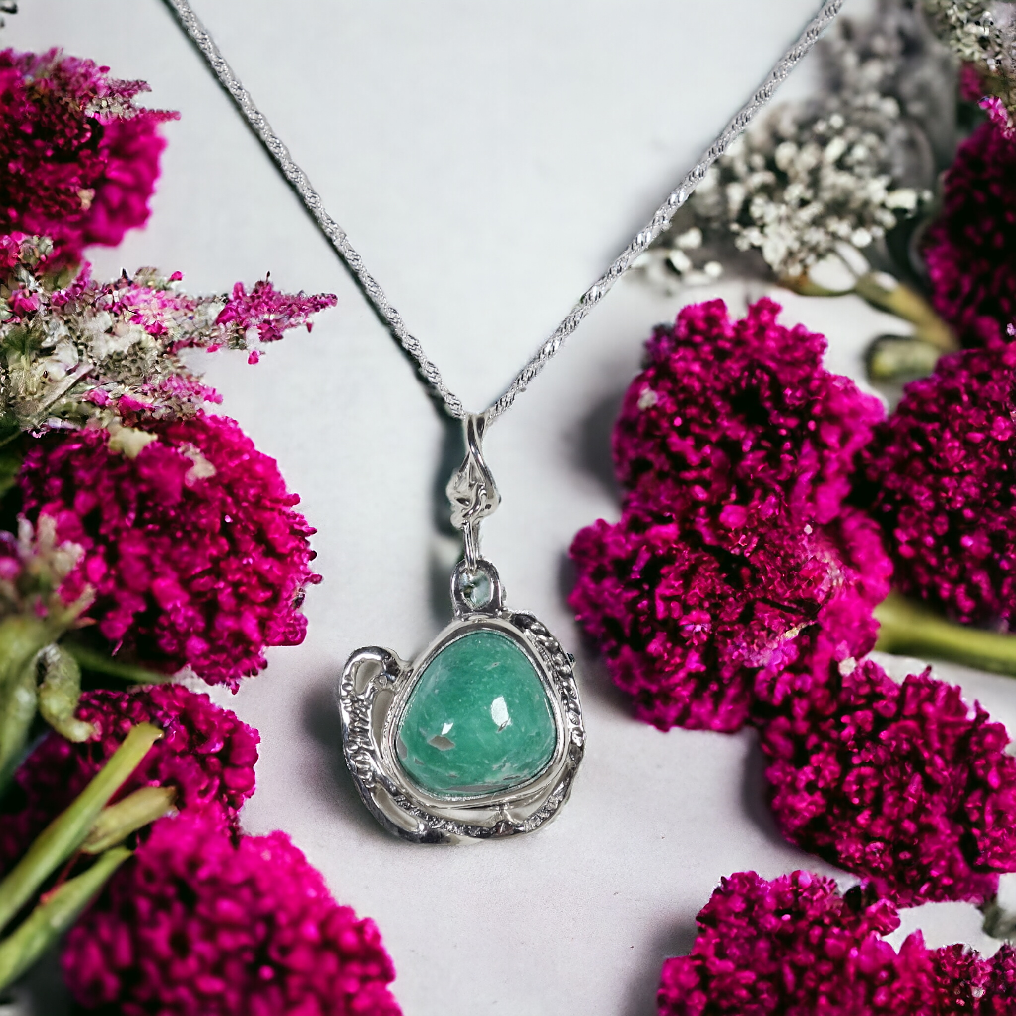 pendentif turquoise de russie avec fleurs rose
