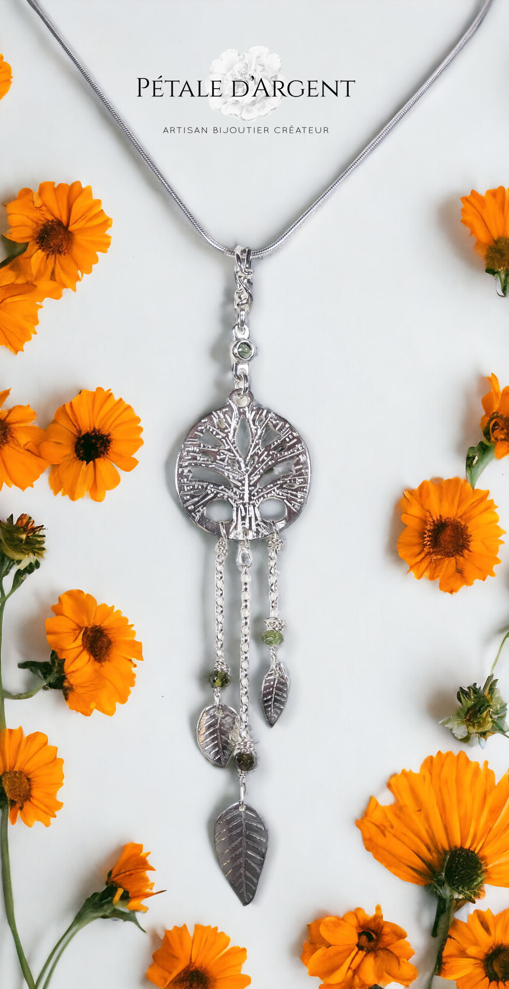 Arbre de vie. Pendentif. Bijou nature. Talisman. Argent massif ciselé et tourmaline. Vert. Fait main