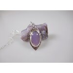 Féérie. Pendentif argent massif et agate. Bijou nature. Violet. Photo sur brut dagate holly blue. Pétale dargent.
