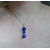 pendentif "simplissimes" en argent massif et lapis lazuli, vue porté à la lumière du jour