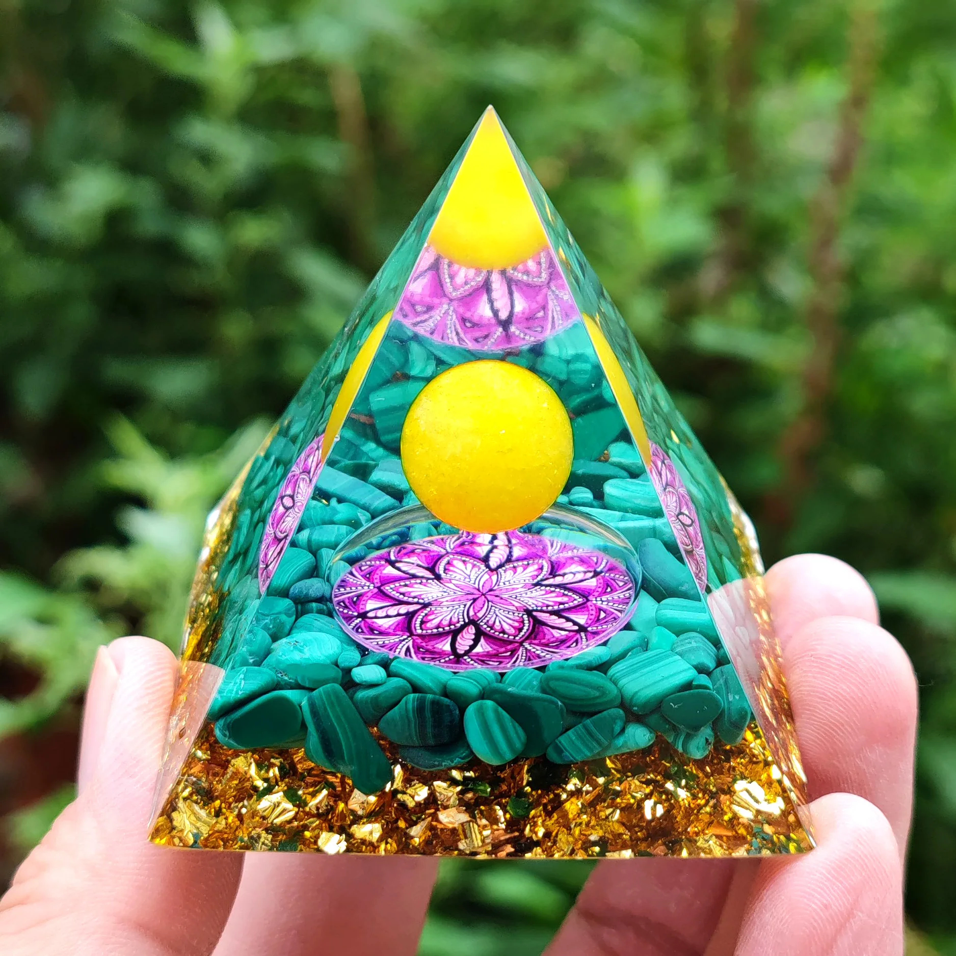 Orgonite pyramide Aventurine - Confiance en soi