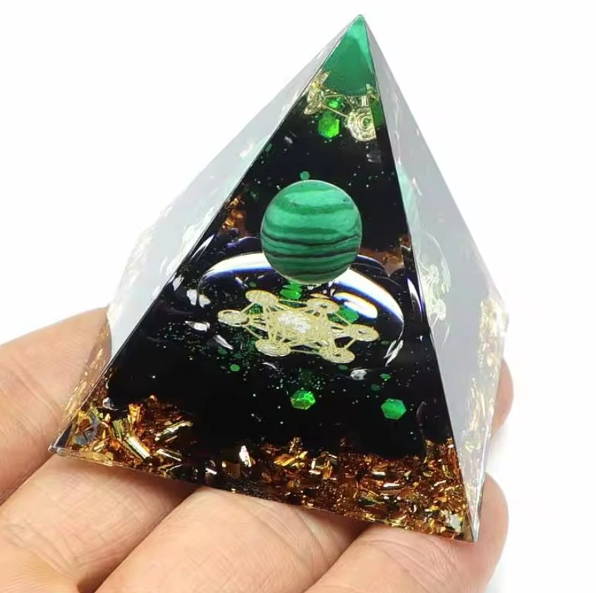 Orgonite pyramide Aventurine - Chance et Prospérité2