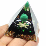 Orgonite pyramide Aventurine - Chance et Prospérité2