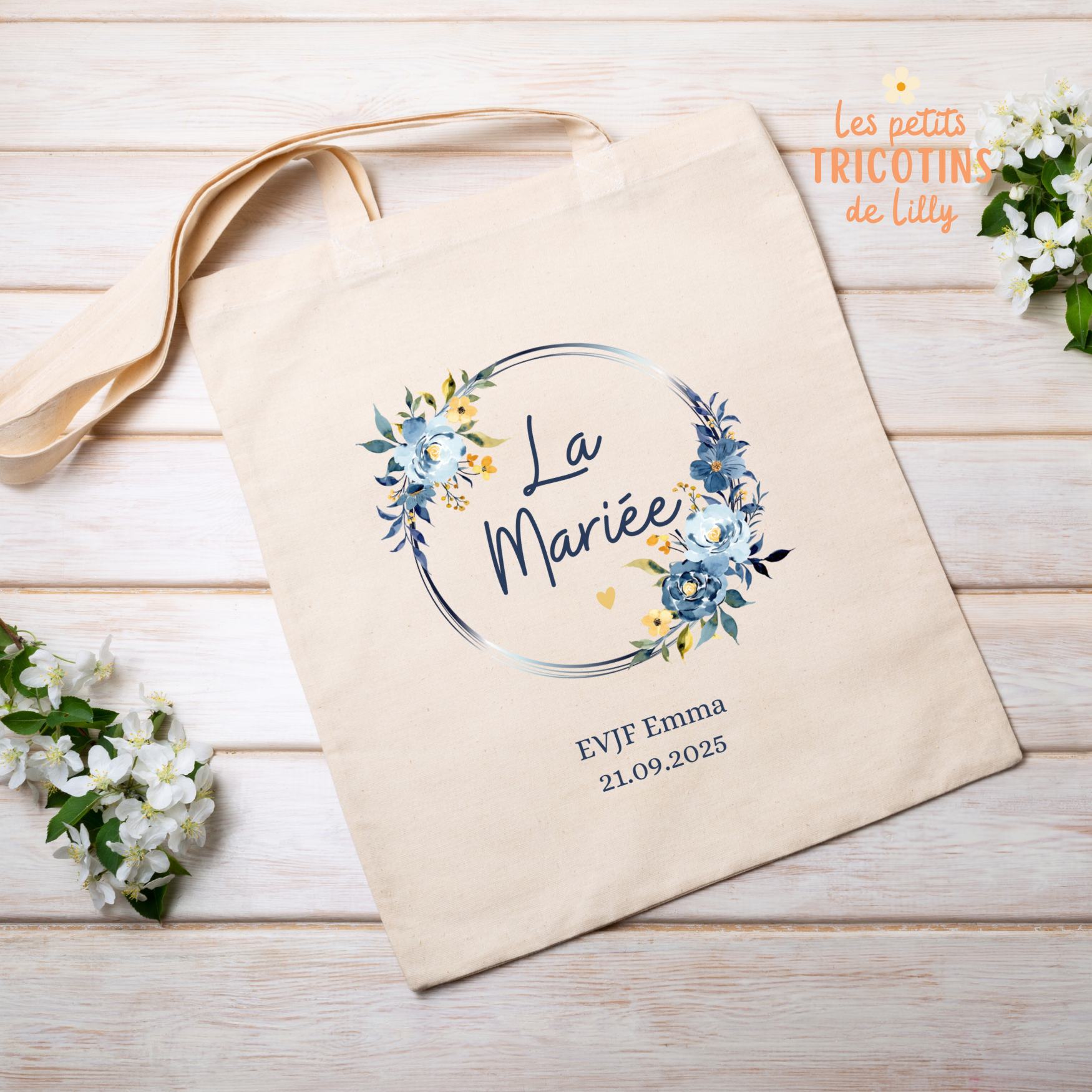 tote-bag-evjf-personnalise-fleurs-bleues-texte-au-choix (3)