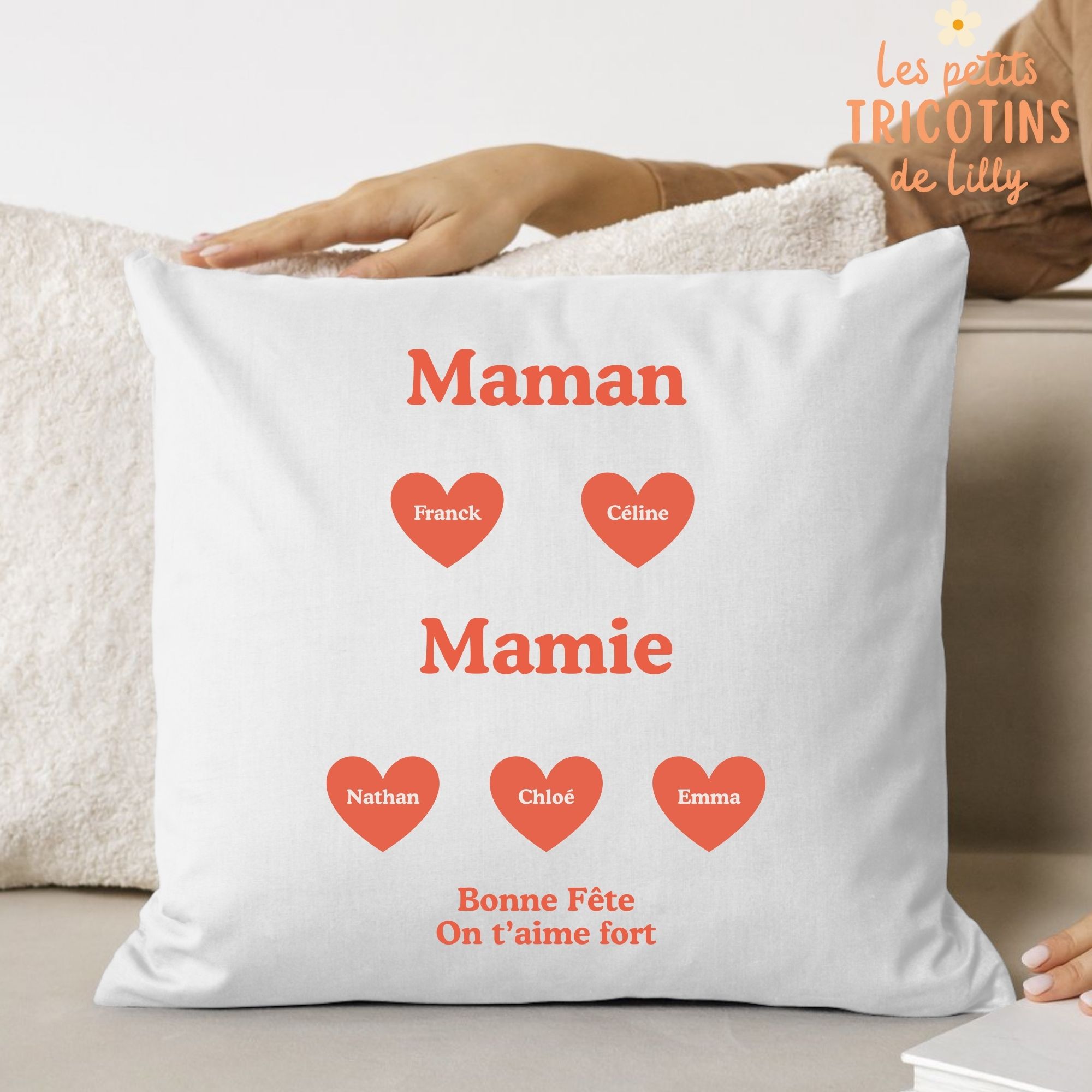coussin-personnalisé-coeurs-prénoms-cadeau-maman-mamie (2)