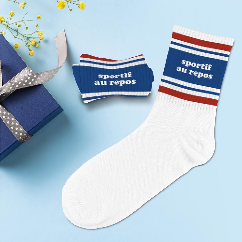 chaussettes-homme-sportif-au-repos-2