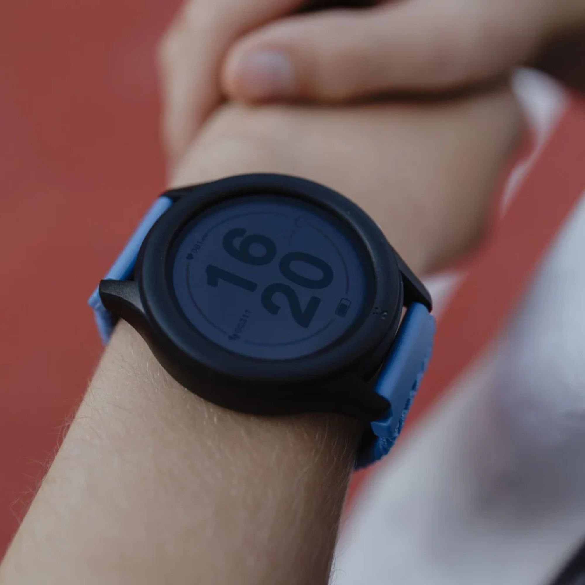 montre-interactive-connectee-cadeau-enfant (6)