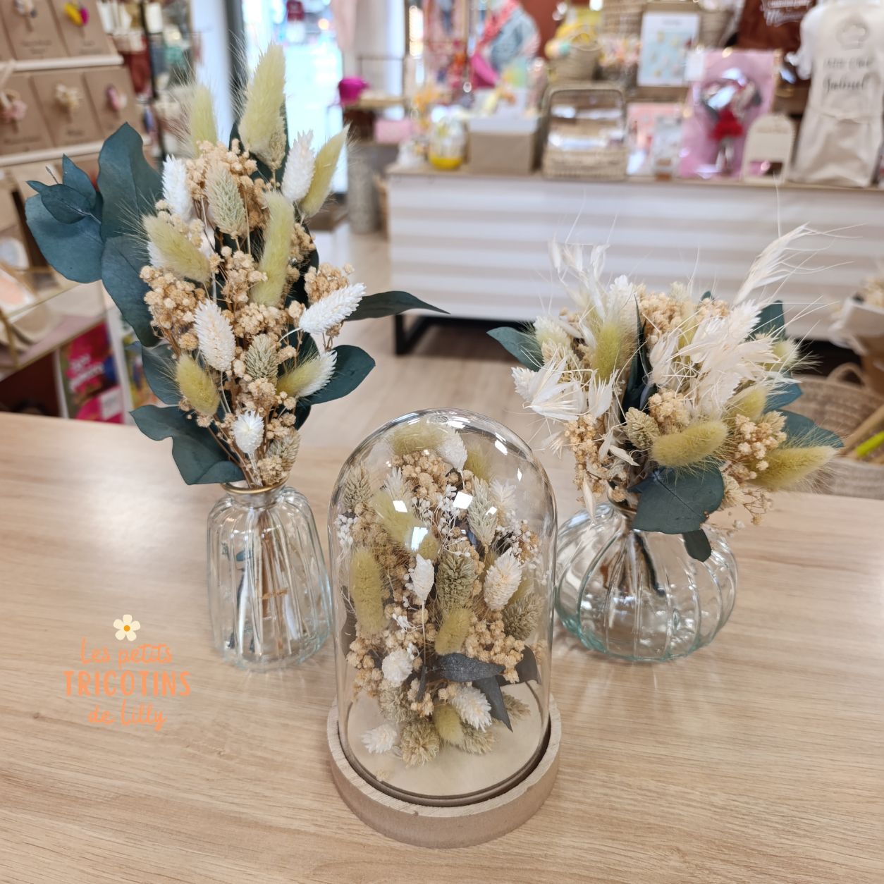 composition-fleurs-sechees-noemie-vert-beige-blanc-deco-mariage (2)