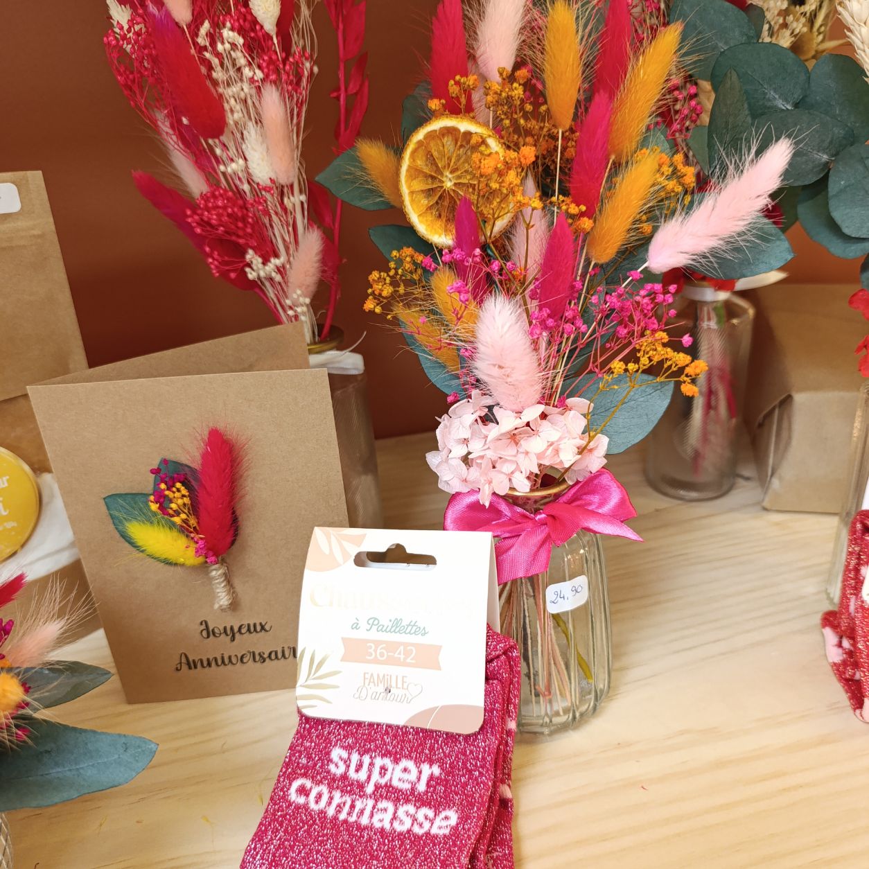 composition-fleurs-sechees-tutti-frutti-fuchsia-orange-rose-vert-deco-mariage-coloré (2)