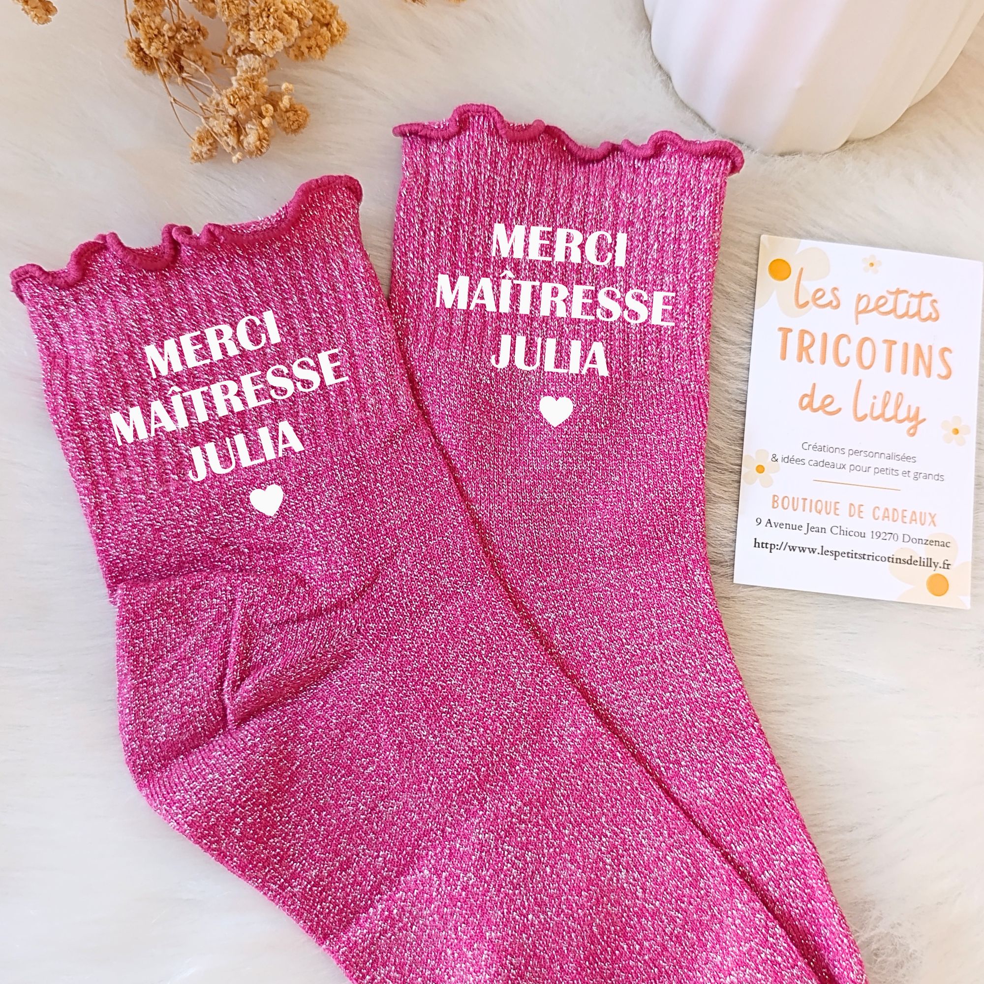 chaussettes-pailletees-fuchsia-personnalisables-cadeau-maitresse