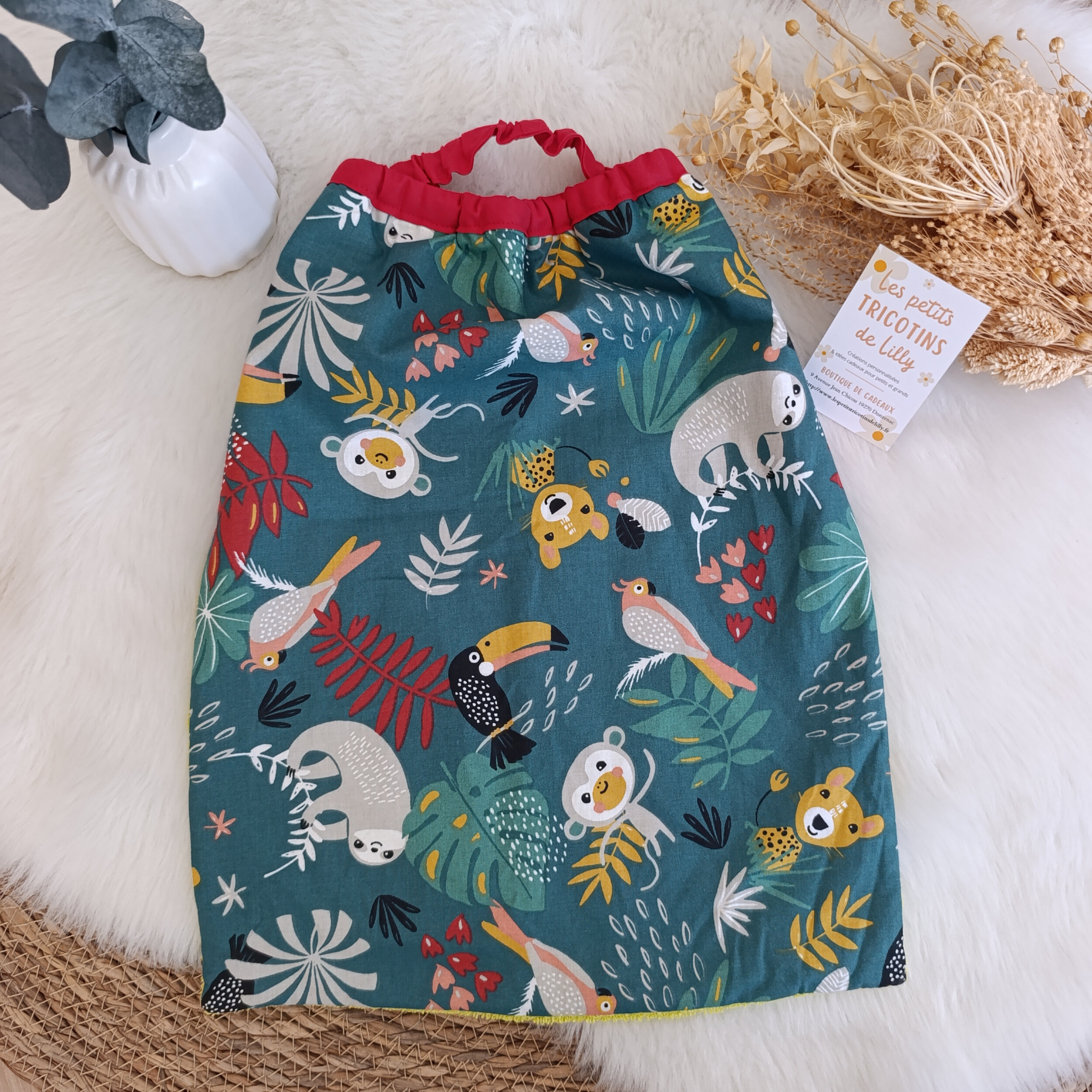 serviette-cantine-grand-bavoir-2-3-4-5-ans-rentree-scolaire-necessaire-cadeau-utile-jungle