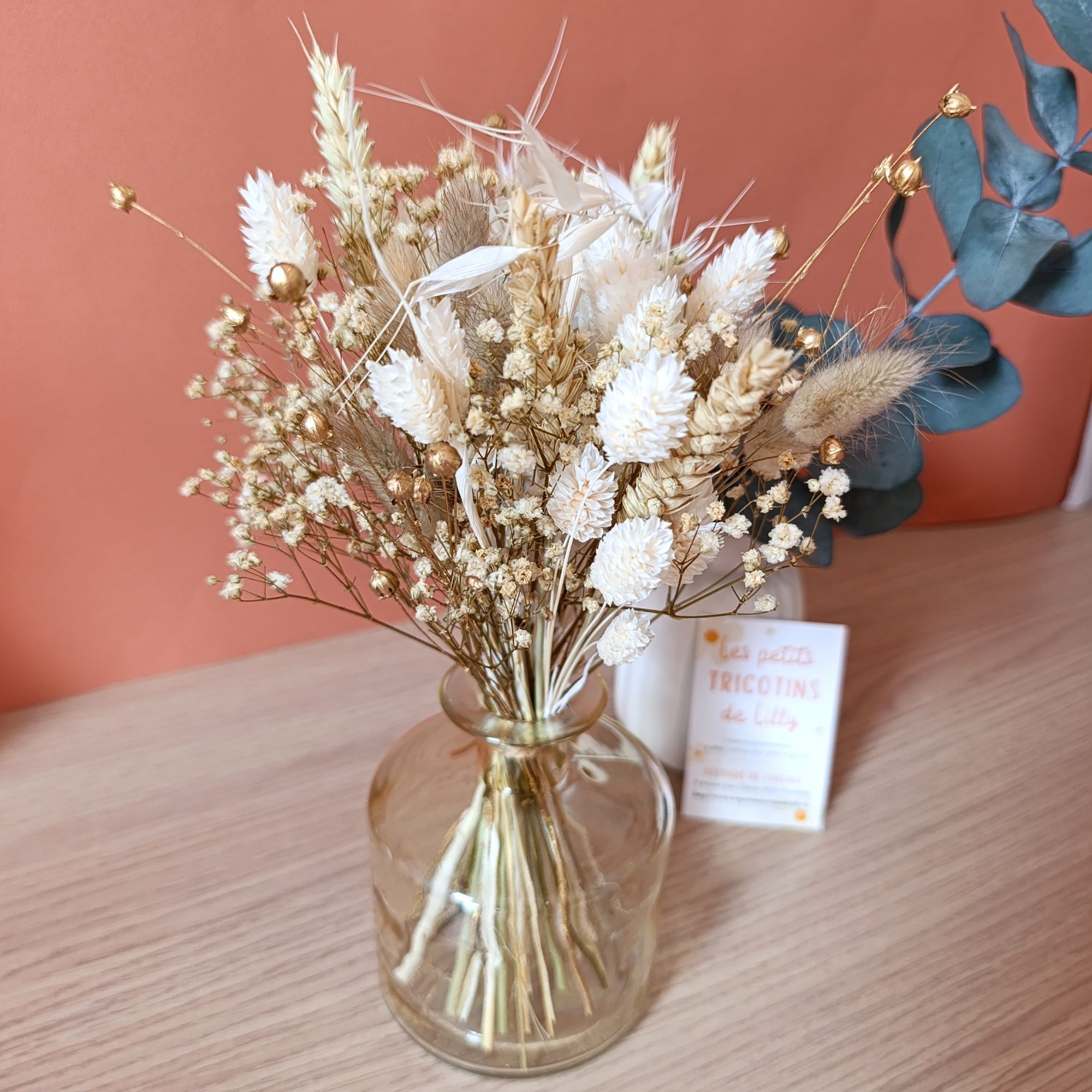 composition-fleurs-sechees-vase-blanc-naturel-dore (2)