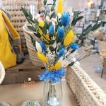 composition-fleurs-sechees-dolce-vita-bleu-jaune-vert-deco-mariage (3)
