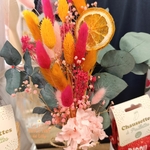 composition-fleurs-sechees-tutti-frutti-fuchsia-orange-rose-vert-deco-mariage-coloré (3)