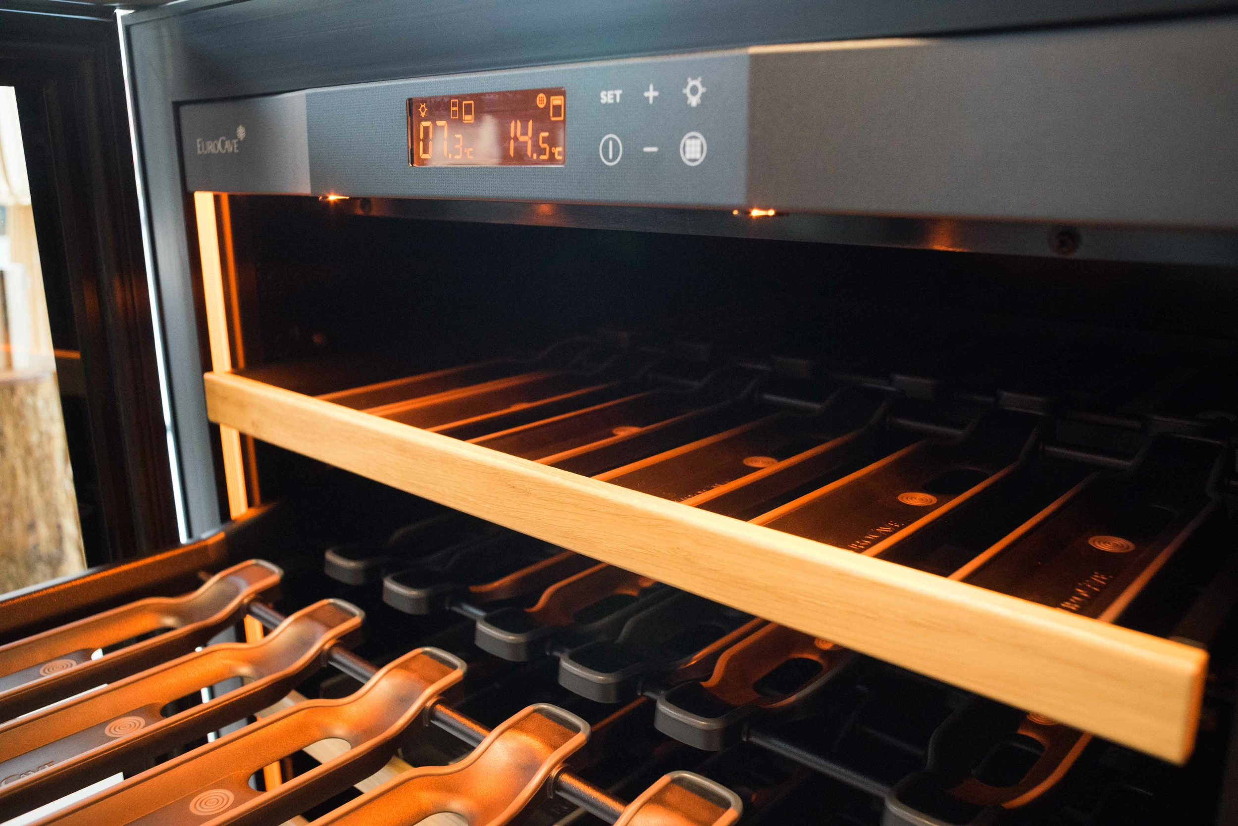 eurocave revelation clayette premium façade bois de chene