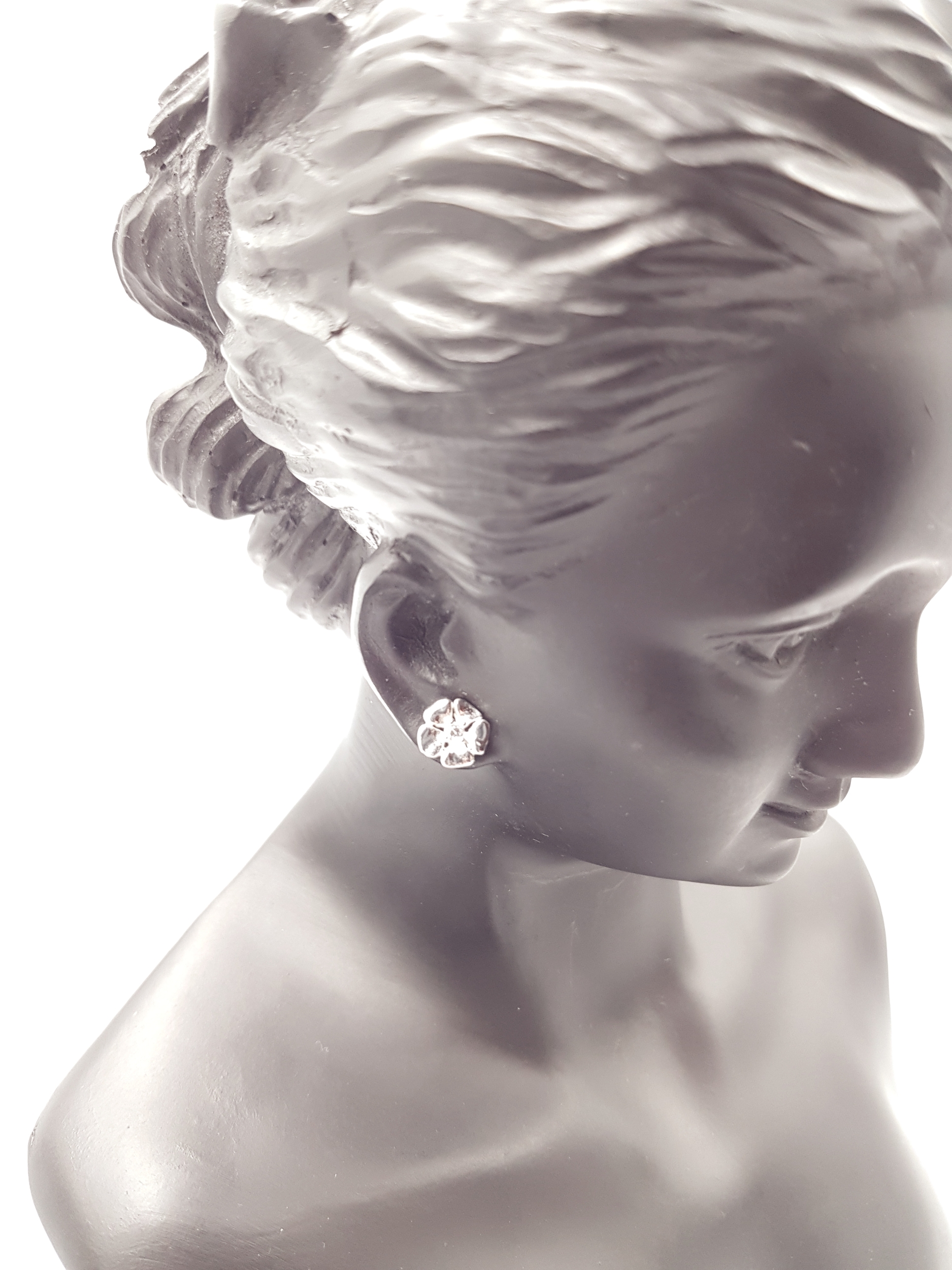 boucle-d-oreille-enfant-fleur-argent-diamantee