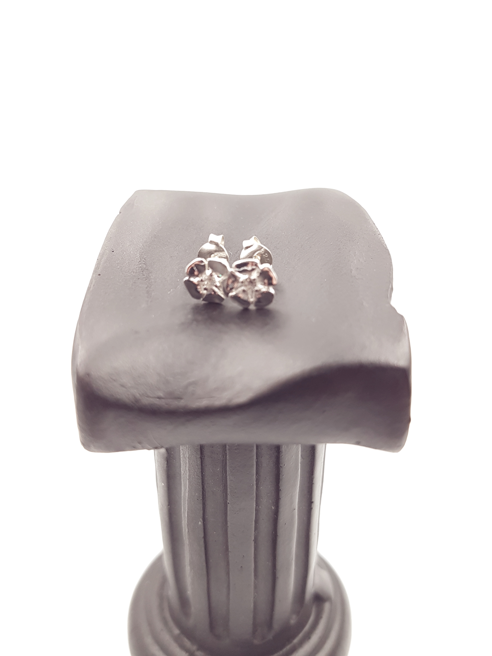 boucles-d-oreilles-argent-fleur-diamantee-enfant