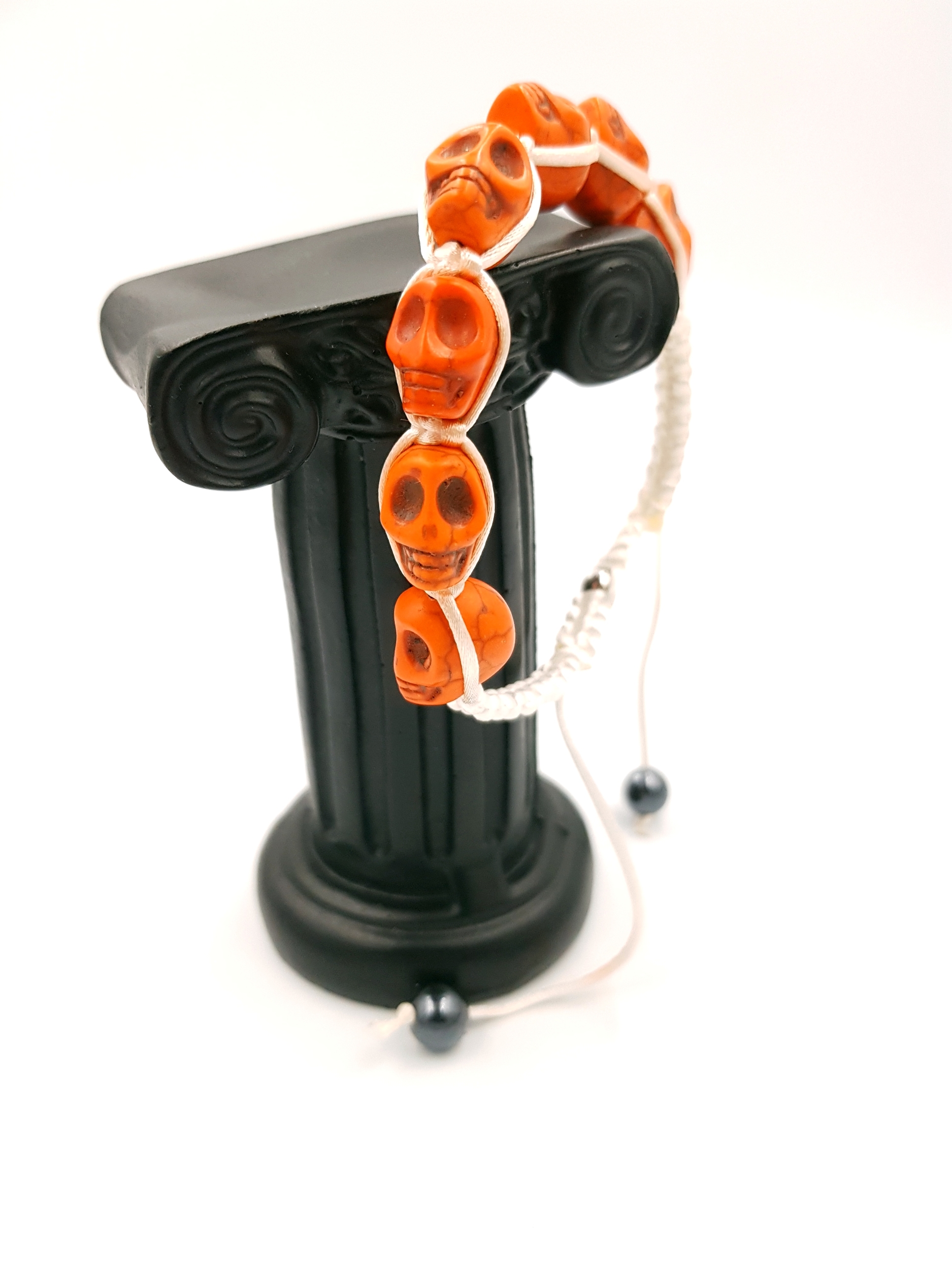bracelet-halloween-cranes-perles-resine-orange-soie-femme