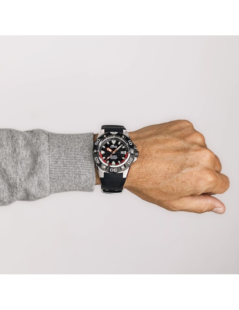 Lotus Diver 18927_4-montre-homme-acier-bracelet-caoutchouc-noir