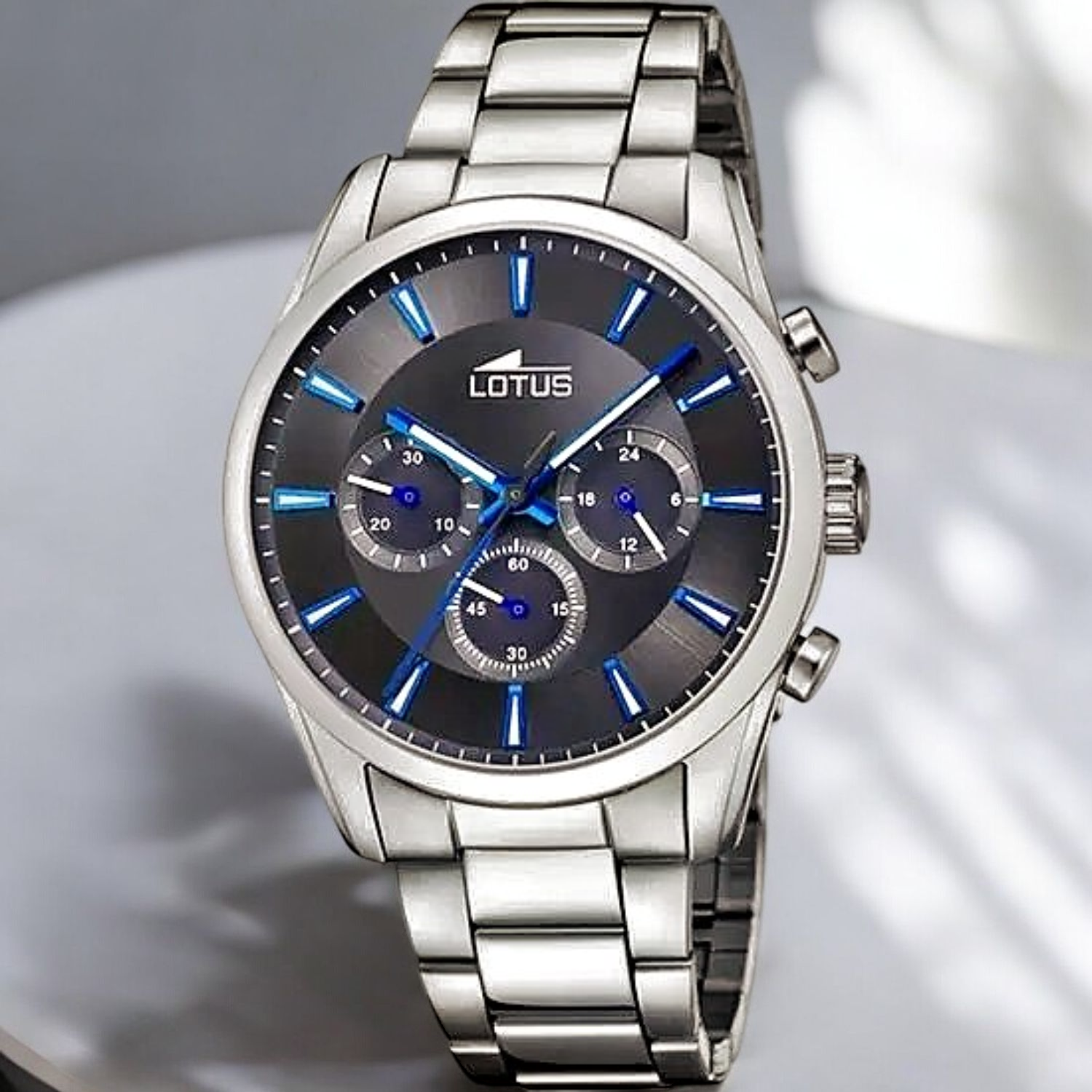 Lotus Chronograph 18922_2-montre-homme-cadran-gris-anthracite