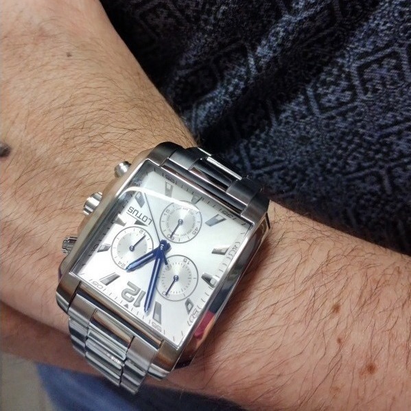montre-carrée-homme-Lotus Chronograph 18850_1-cadran-blanc-aiguilles-bleu