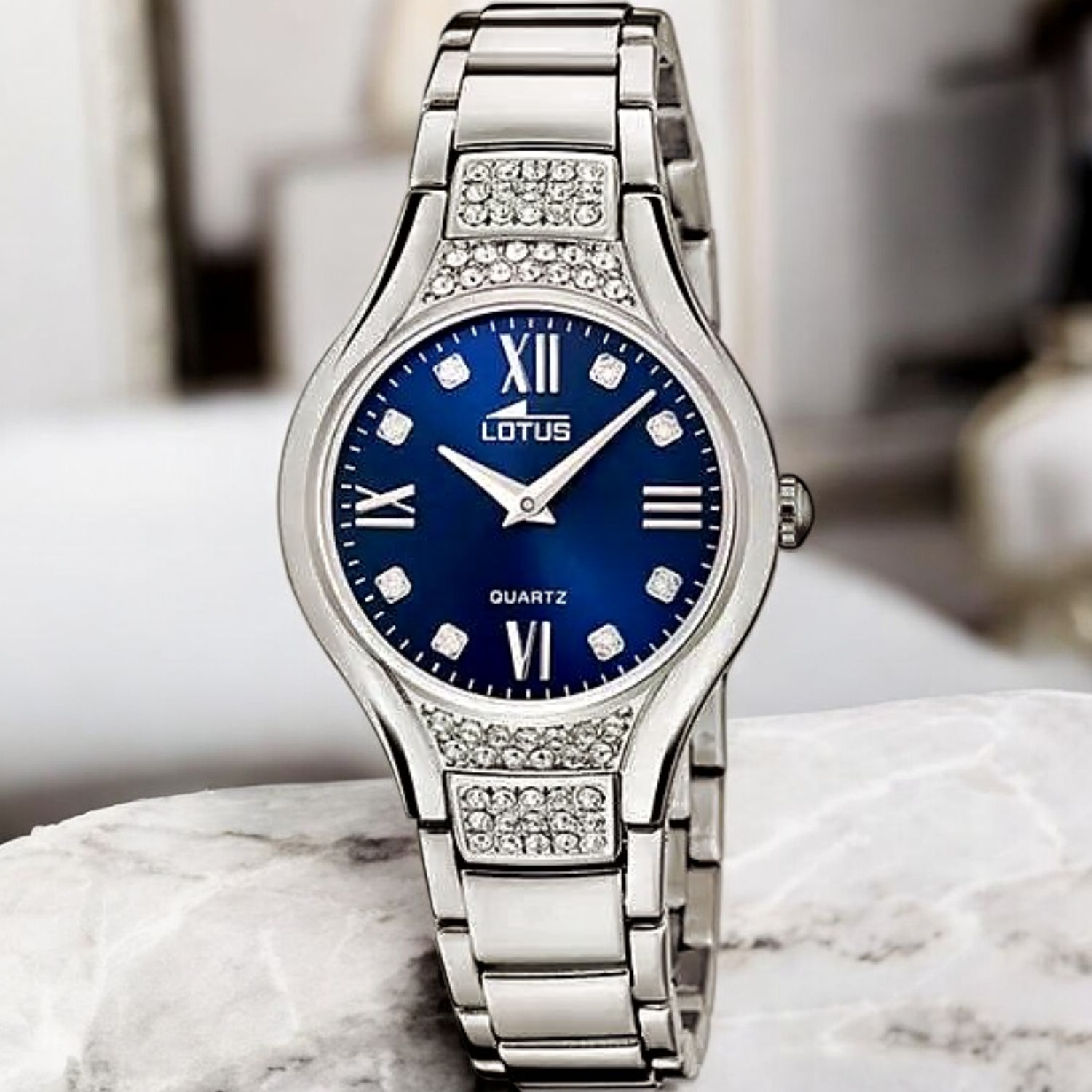 Lotus Bliss 18910_4-montre-femme-acier-inox-cadran-bleu-cristaux
