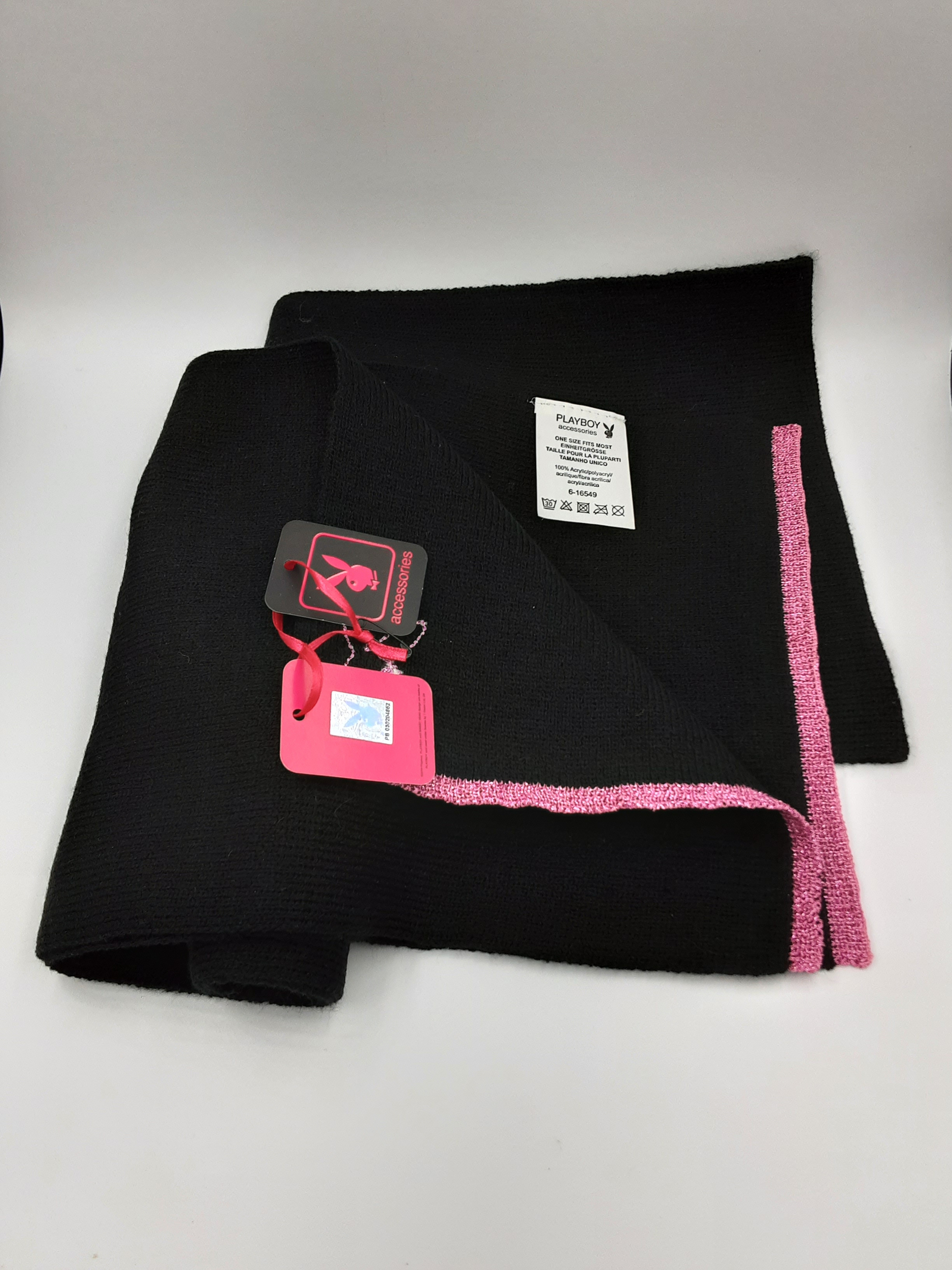 Écharpe-Playboy-Acrylique-Chic-Noire-Liseré-Fuchsia-Femmes