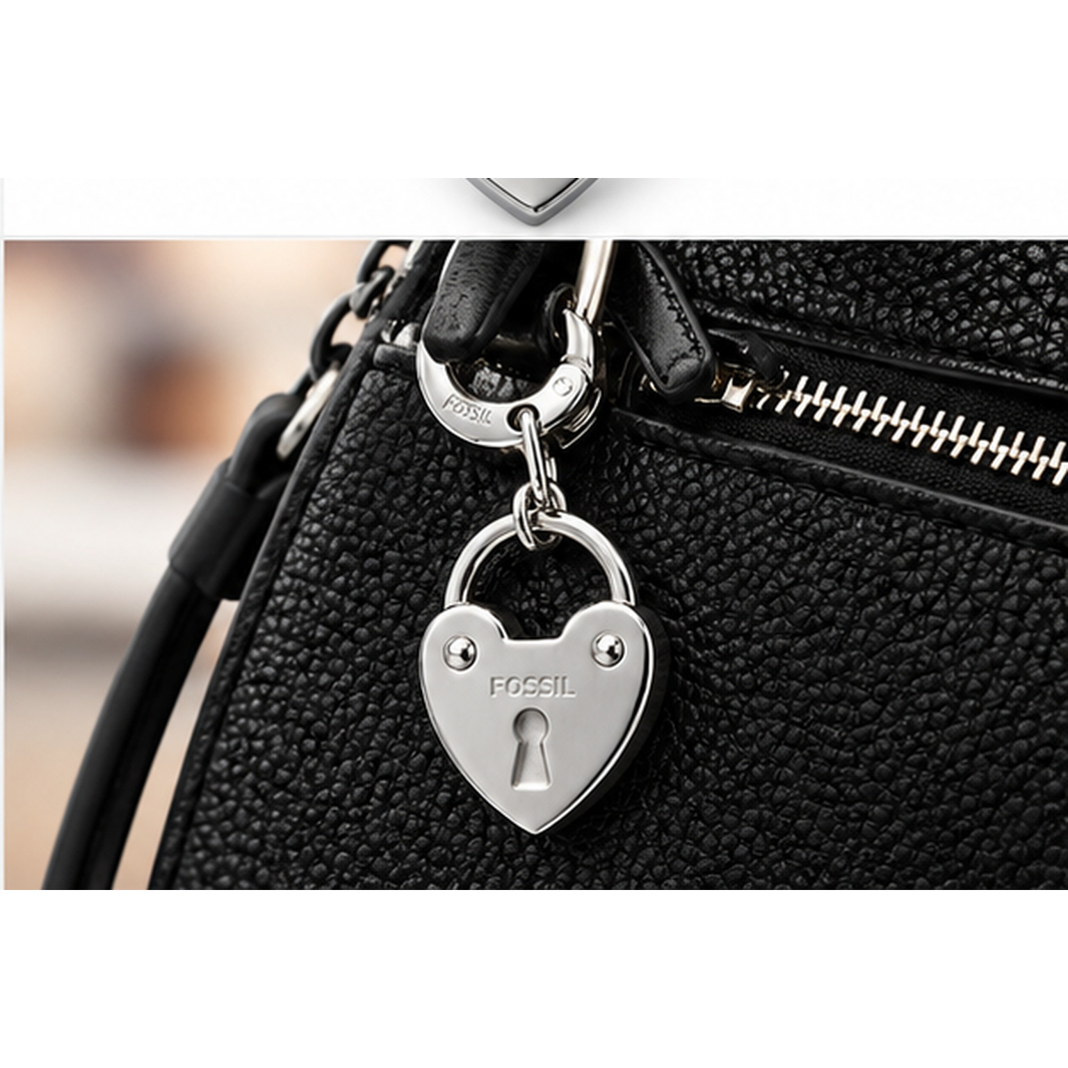 fossil_cadenas_coeur_06_sur_sac_noir