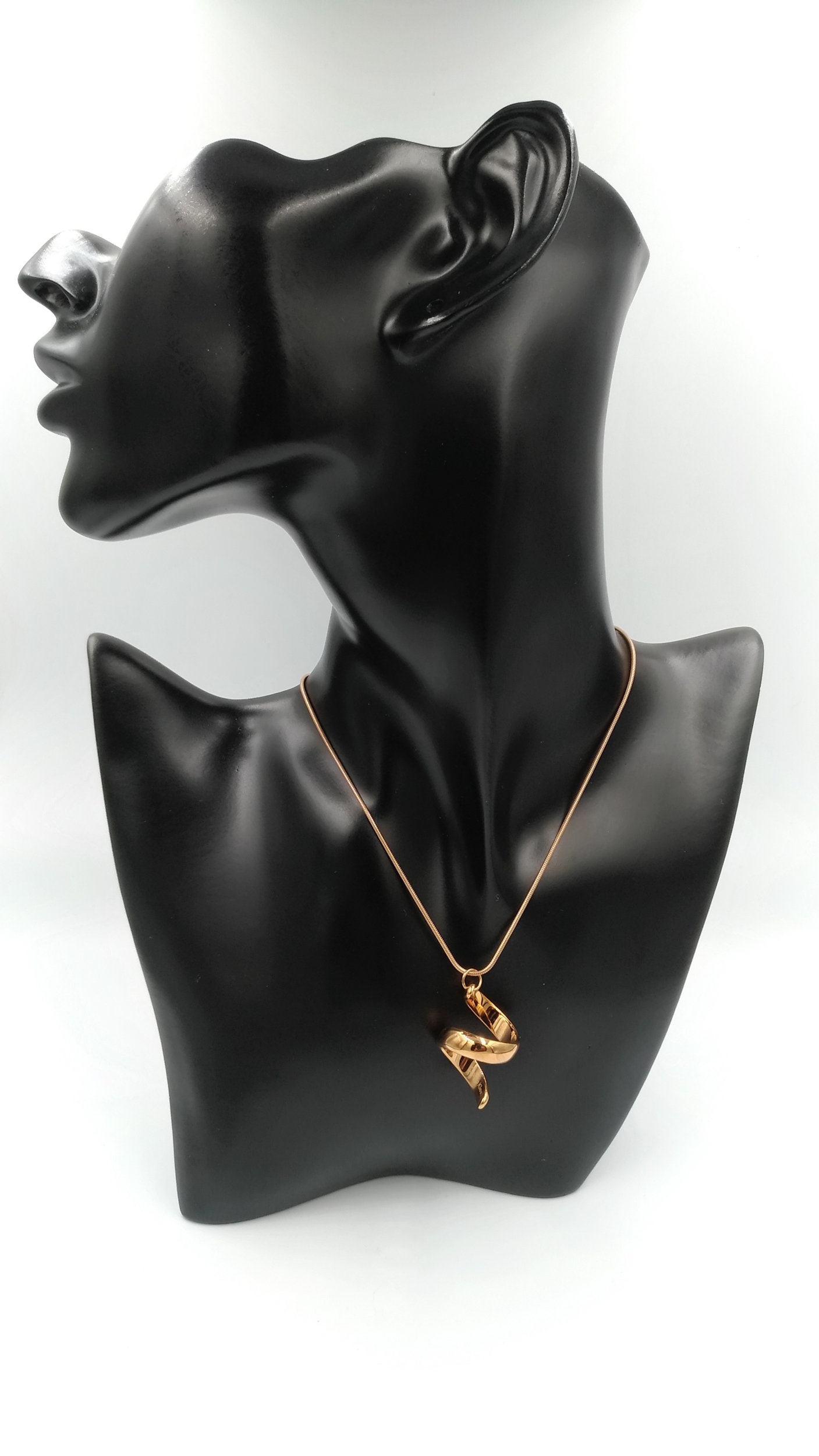 Calvin-Klein-embrace-collier-femme-acier-inoxydable-plaqué-or-rose
