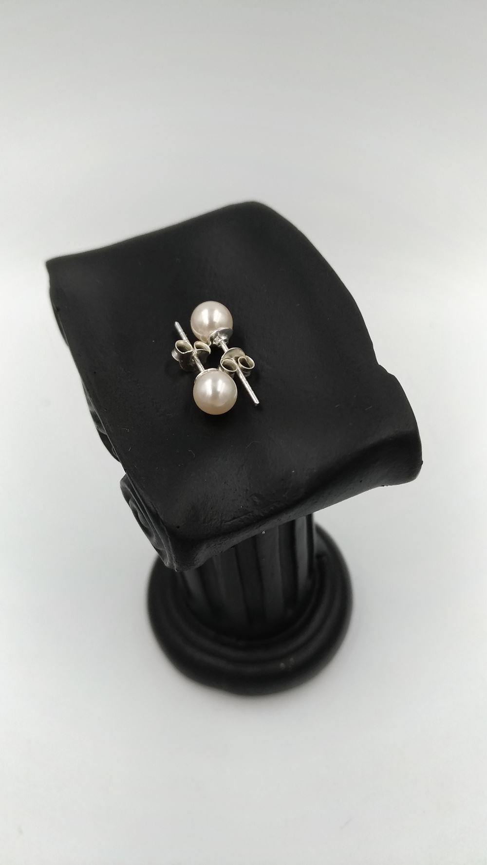 boucle-oreille-femme-perle-de-verre-crème-argent-925-6-mm