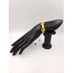 bracelet-signe-de-paix-style-boheme-resine-jaune-soie-blanche-perle-argent