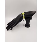 bracelet-signe-de-paix-style-boheme-resine-verte-soie-blanche-perle-argent
