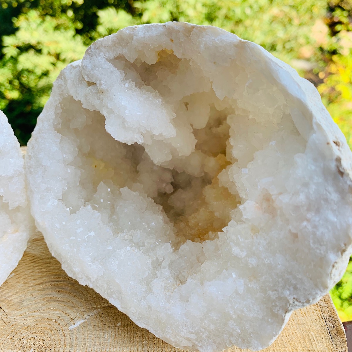 forme-libre-3-geode-quartz-blanc-cristal-de-roche-rechargement-pierres-du-monde-vosges-1b3